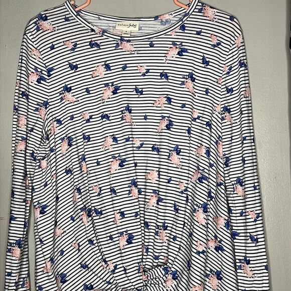 Maison Jules striped floral, long sleeve twist front top size medium - Picture 2 of 12